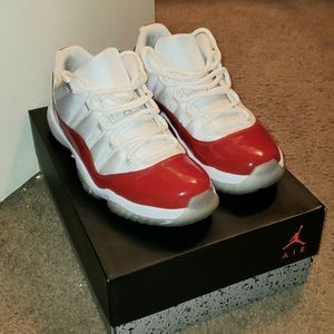 Air Jordan 11 Retro Low (Cherry)